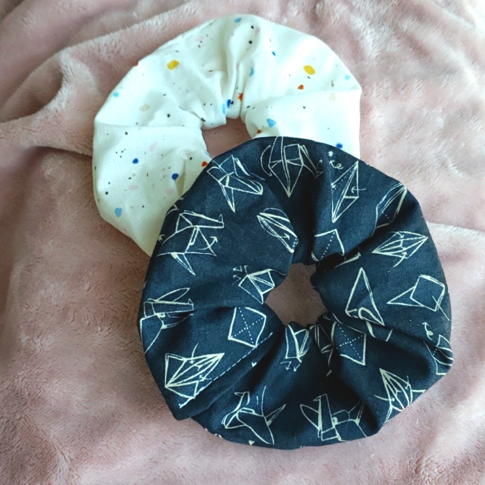 🪡 💙 Handmade Cotton Scrunchies! - Picture 3 of 7